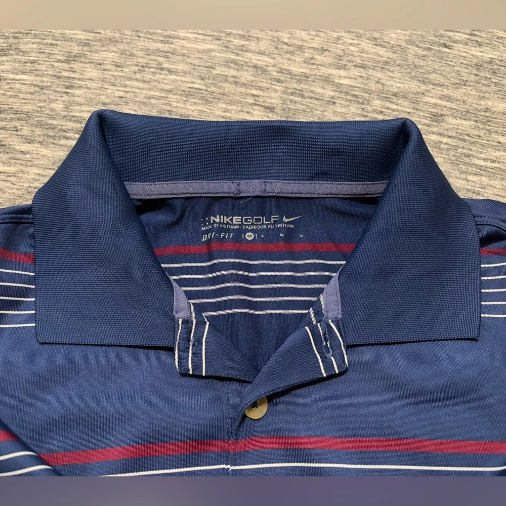 Men’s Nike Golf Polo Size Medium - Picture 4 of 4